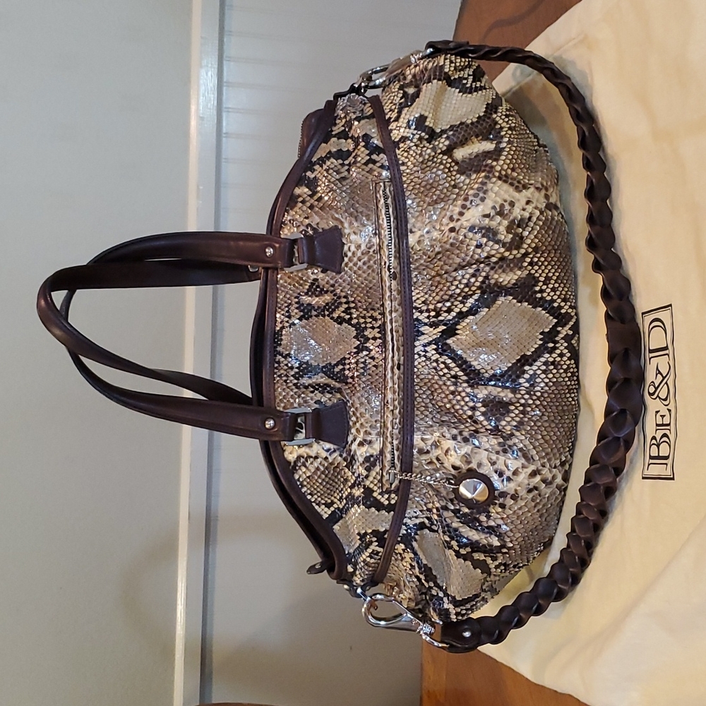Be & D Brown and Cream Snakeskin-Pattern Shoulder Bag
